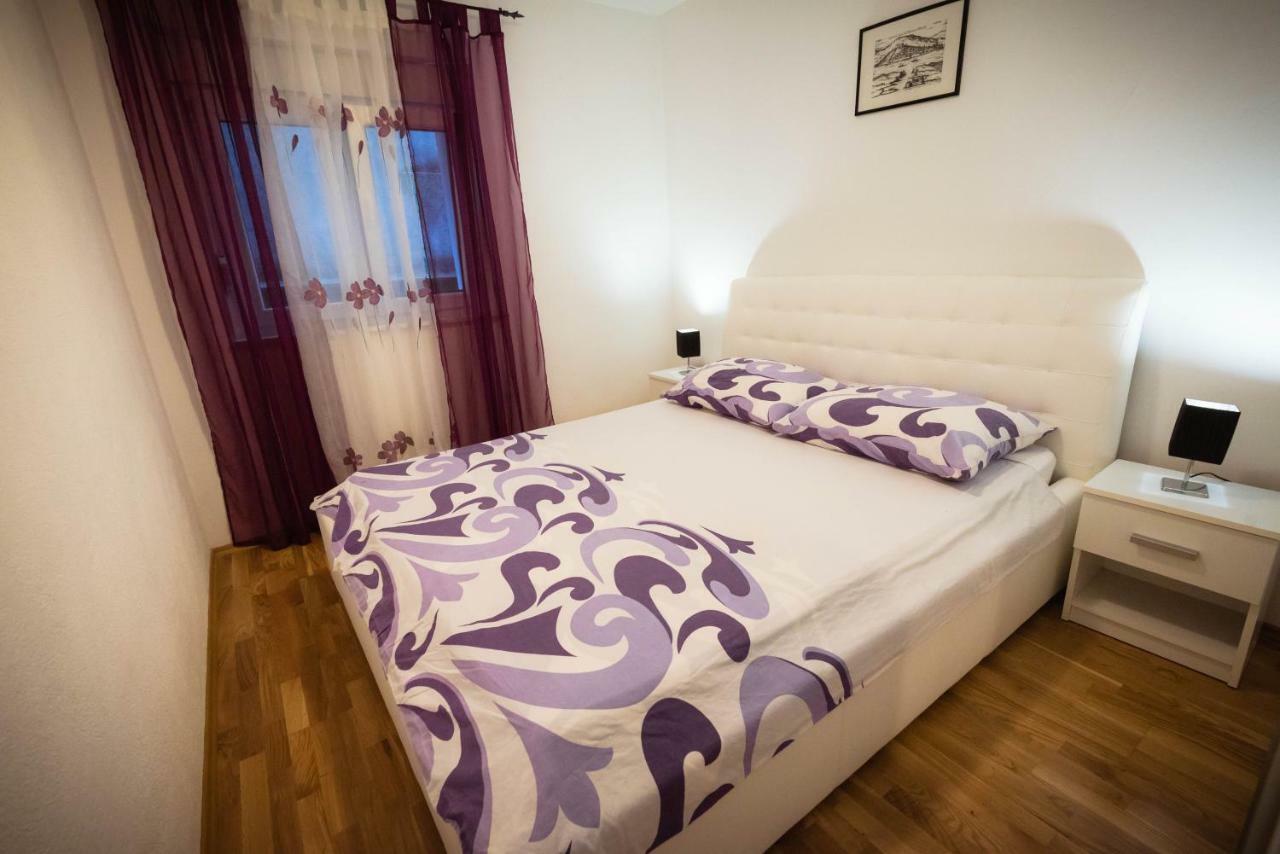 Apartments Nakic Шибеник Экстерьер фото