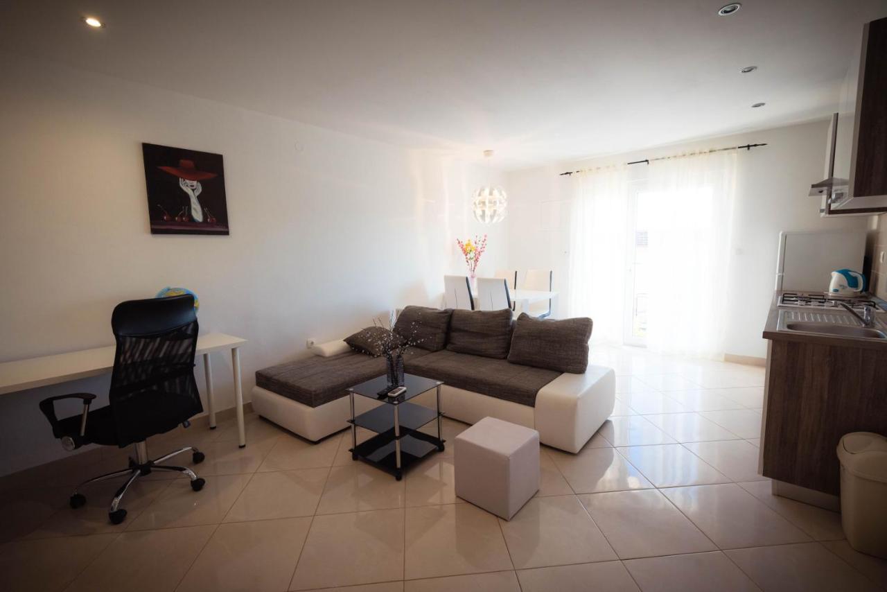 Apartments Nakic Шибеник Экстерьер фото